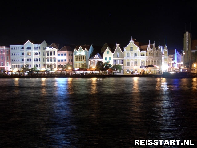 Willemstad by night
