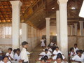 School Pitipana die duidelijk aan een renovatie toe is